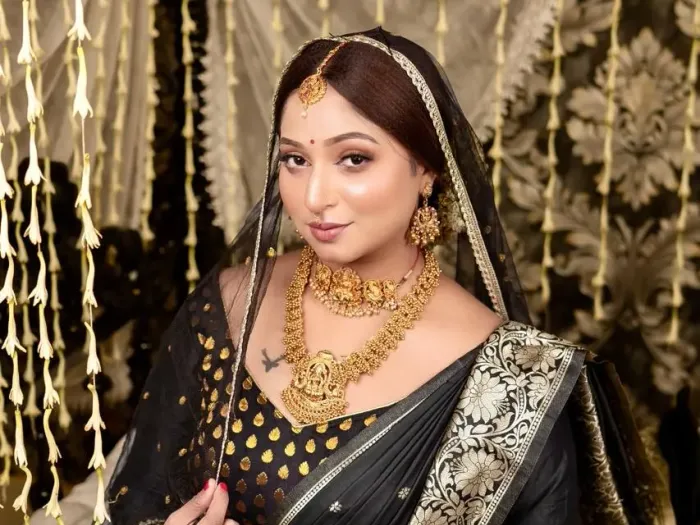 Siya Saxena portrait 1